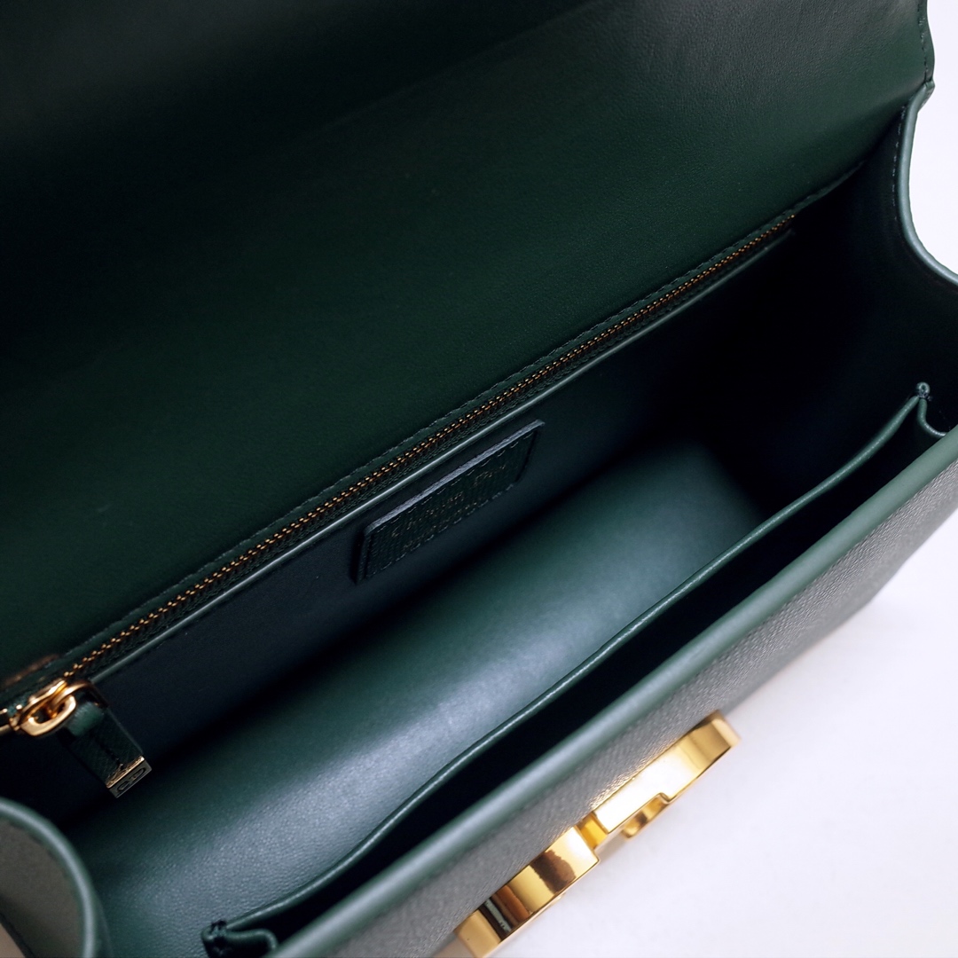 30 Montaigne Chain Bag Dark Green Grained Calfskin